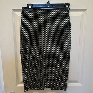 Black & white patterned Express pencil skirt
